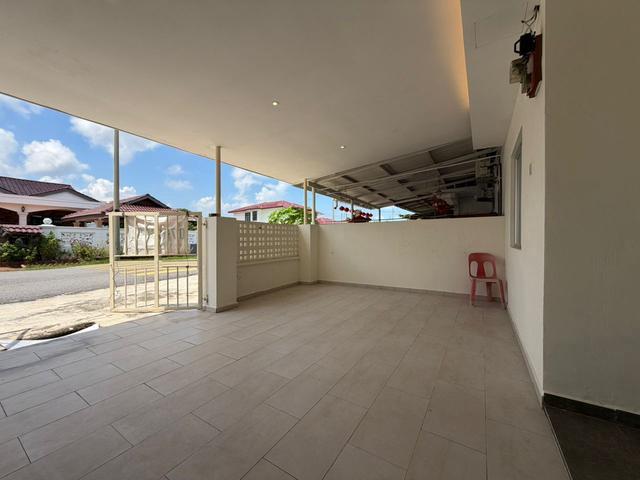 Terraced House for sale in Malaka