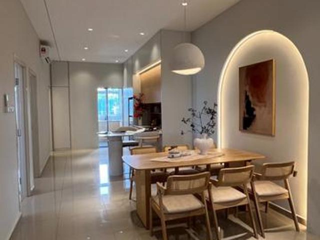 Terraced House for sale in Malaka