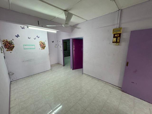 Terraced House for sale in Malaka