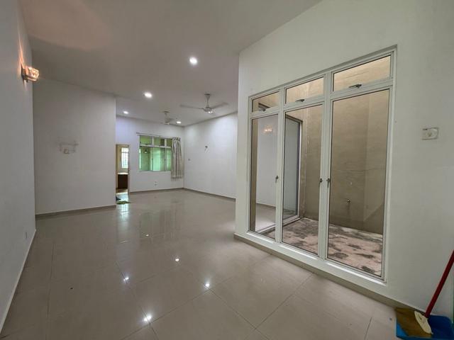 Residential House for sale in Malaka