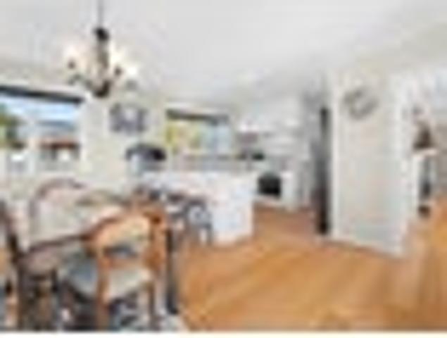 House for sale in Blockhouse Bay, Oroua County