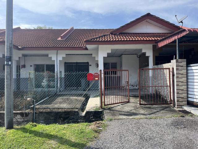 Terraced House for sale in Malaka