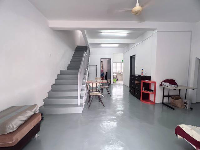 Townhouse for sale in Cheng, Malaka