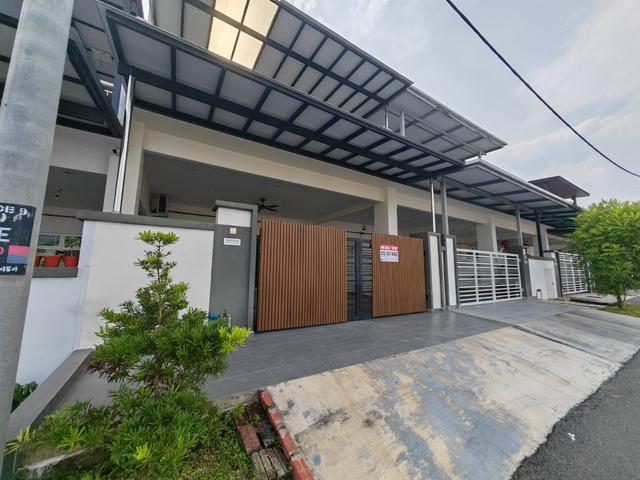 Terraced House for sale in Malaka