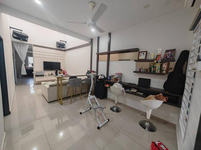 Terraced House for sale in Malaka