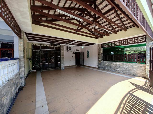 Terraced House for sale in Malaka