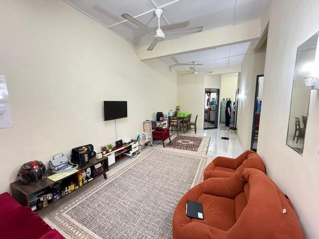 Terraced House for sale in Malaka