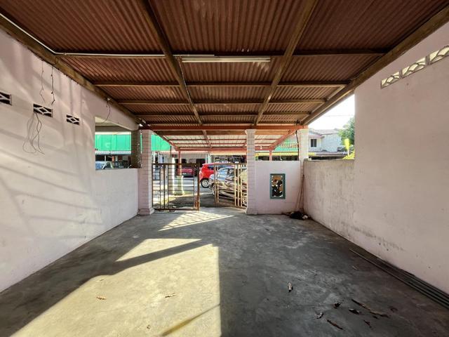 Terraced House for sale in Malaka