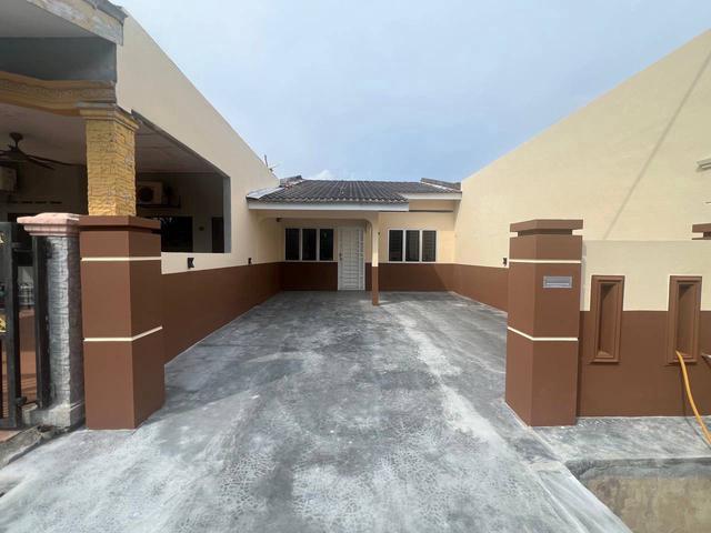 Terraced House for sale in Malaka
