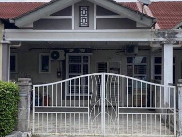 Terraced House for sale in Malaka