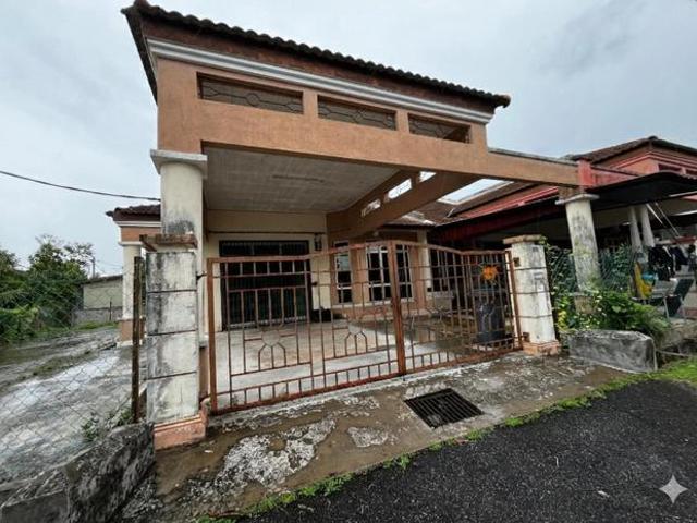 Terraced House for sale in Rembia, Malaka