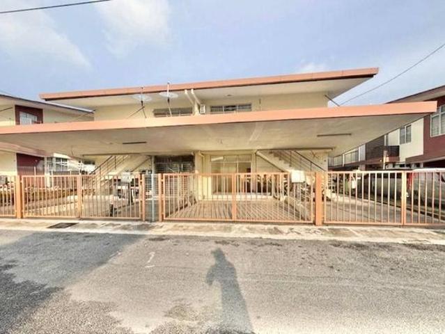 Townhouse for sale in Malaka