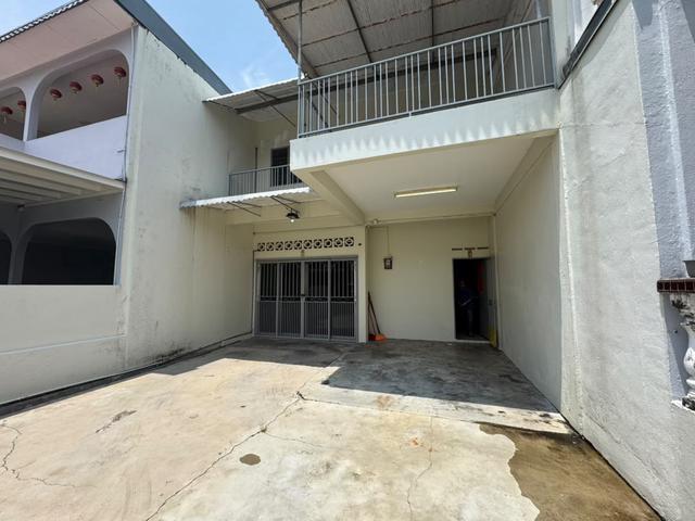 Terraced House for sale in Malaka
