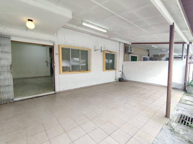 Terraced House for sale in Malaka