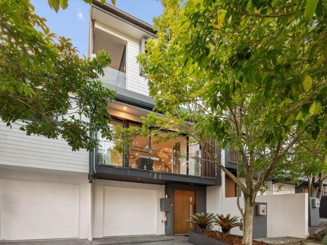 Townhouse for sale in Toombul, Queensland