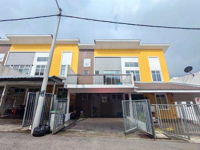 Townhouse for sale in Durian Tunggal, Malaka