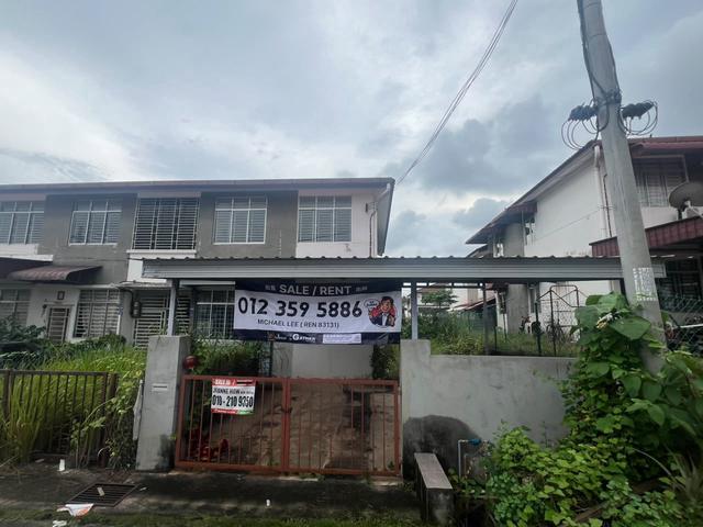 Townhouse for sale in Malaka