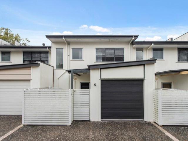 Townhouse for sale in Toombul, Queensland