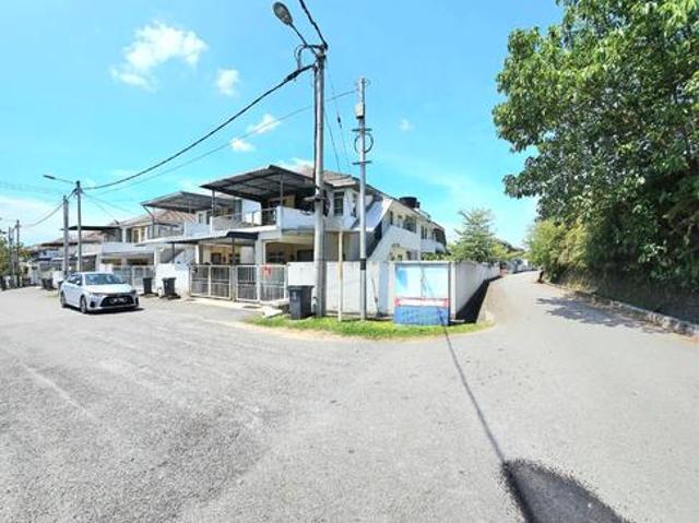 Townhouse for sale in Malaka