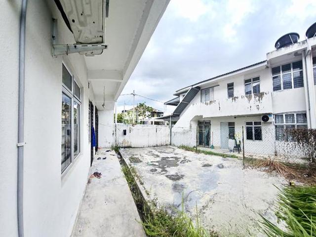 Townhouse for sale in Malaka