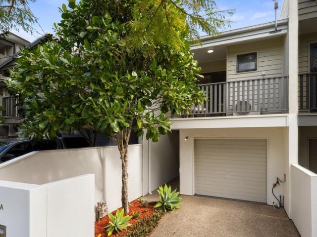 Townhouse for sale in Toombul, Queensland