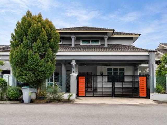 Terraced House for sale in Malaka
