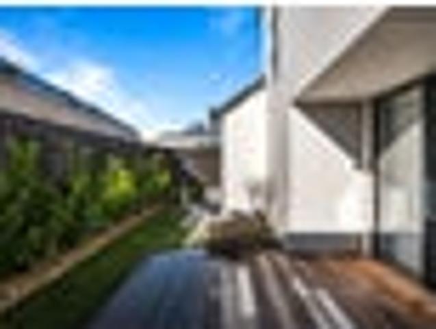 Townhouse for sale in Heathcote, Canterbury