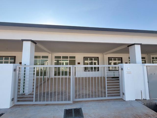 Terraced House for sale in Malaka