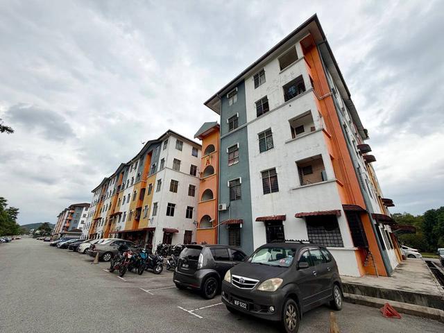 Flat for sale in Tanjong Sepat, Selangor