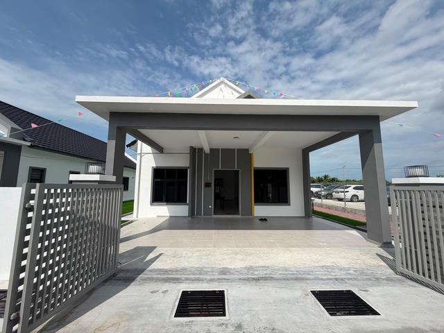 Bungalow for sale in Malaka
