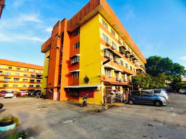 Flat for sale in Kajang, Langat