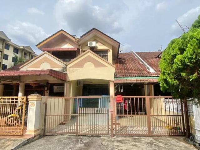 Terraced House for sale in Malaka