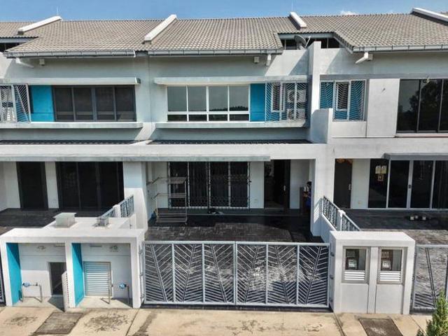 Terraced House for sale in Tanjong Sepat, Selangor