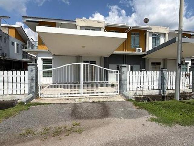 House for sale in Malaka