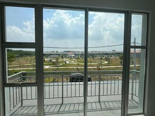 Terraced House for sale in Malaka