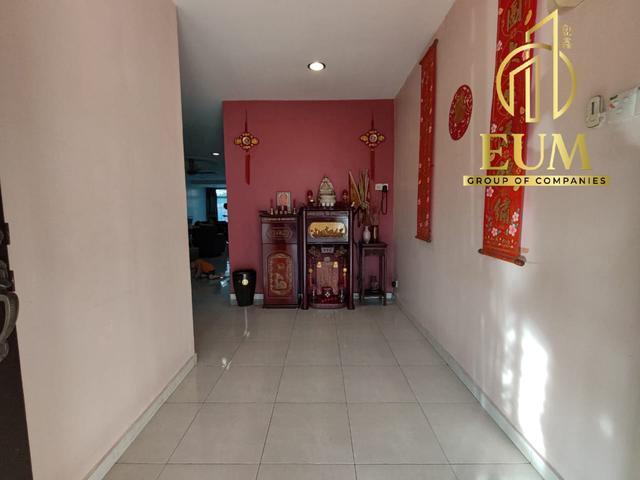 Terraced House for sale in Malaka