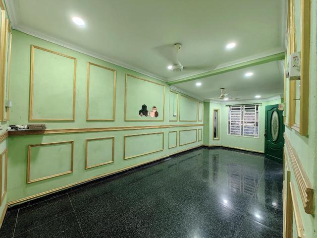 Terraced House for sale in Malaka