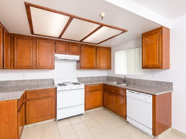Apartment for rent in Lawndale, California