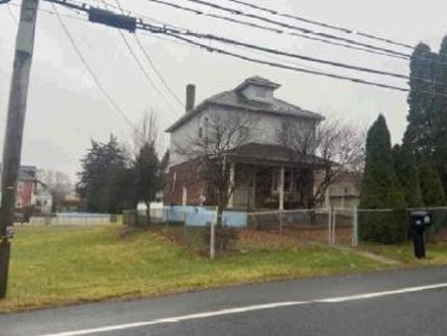House for sale in Easton