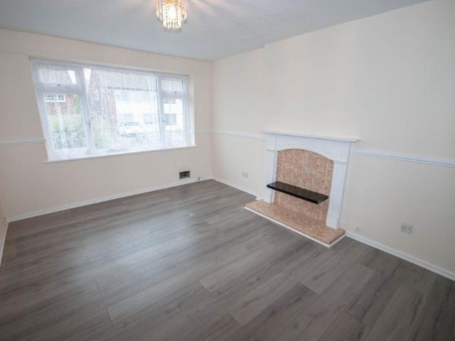 House for rent in Overslade, New Bilton