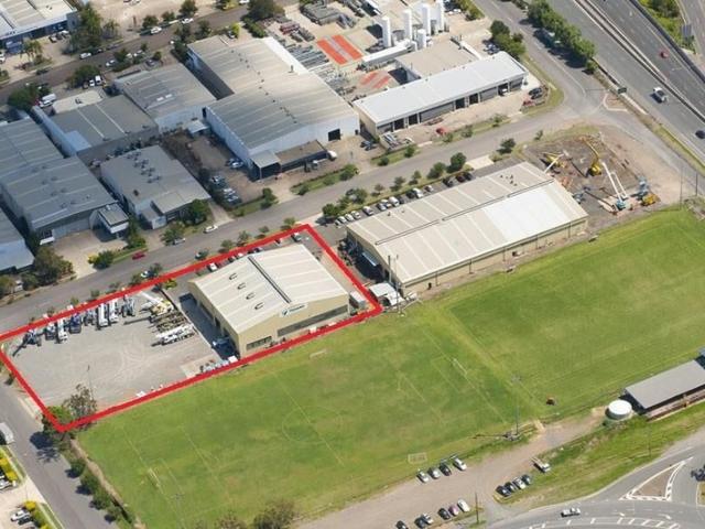 Warehouse for rent in Toombul, Queensland