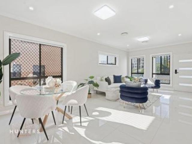 Townhouse for rent in Sydney, New South Wales