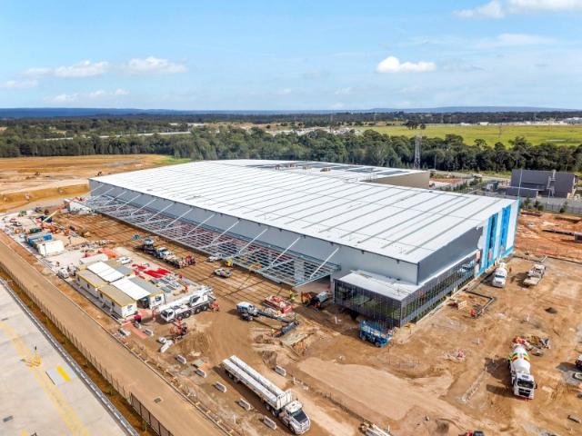 Warehouse for rent in Orchard Hills, Sydney