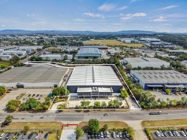 Warehouse for rent in Toombul, Queensland