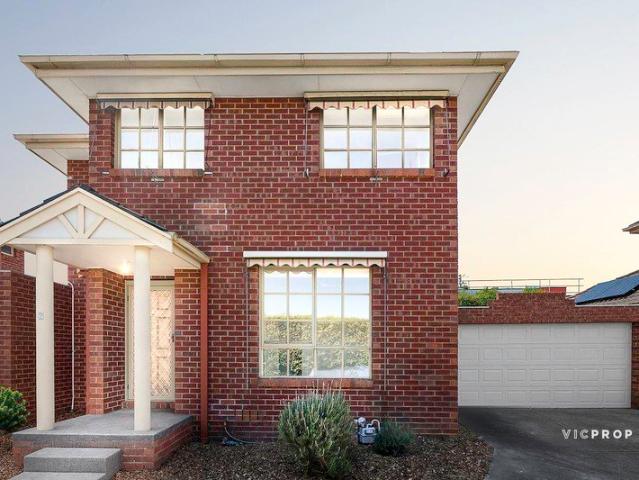 Townhouse for sale in Mount Waverley, Melbourne
