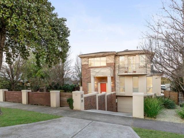 House for sale in Glen Iris