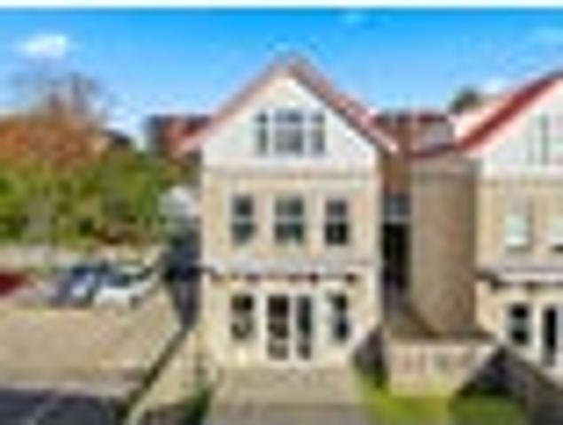 House for sale in Avondale