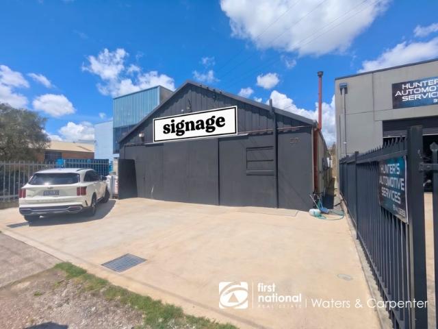 Warehouse for rent in Regents Park, Sydney