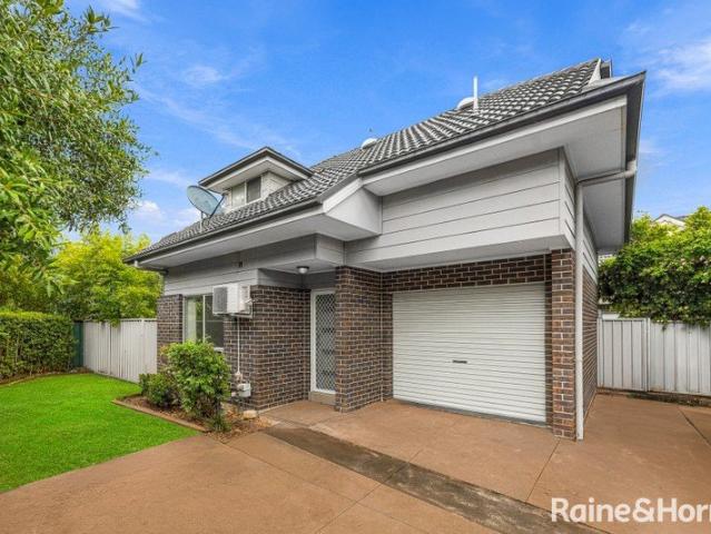 Townhouse for sale in Oxley Park, Sydney