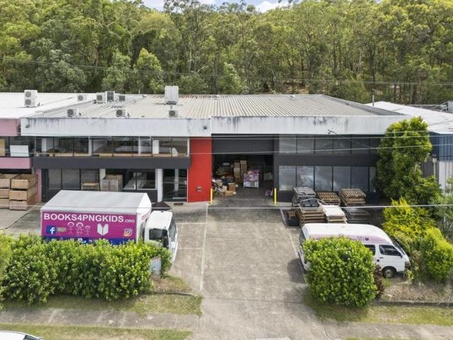 Warehouse for rent in Toombul, Queensland